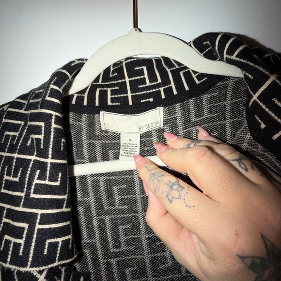 By Design Black and Tan Open Front Sweater Medium - Picture 3 of 8